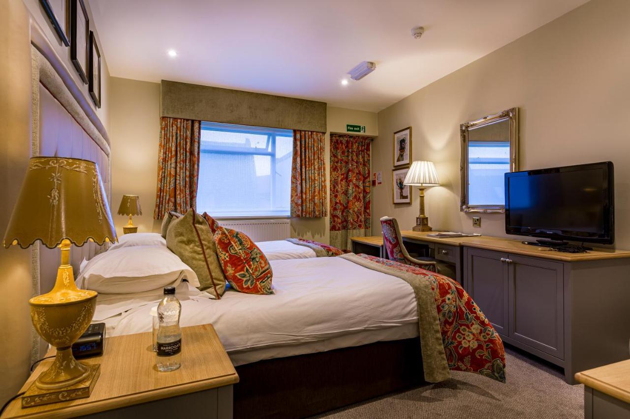 The Talbot Hotel, Oundle , Near Peterborough Екстер'єр фото