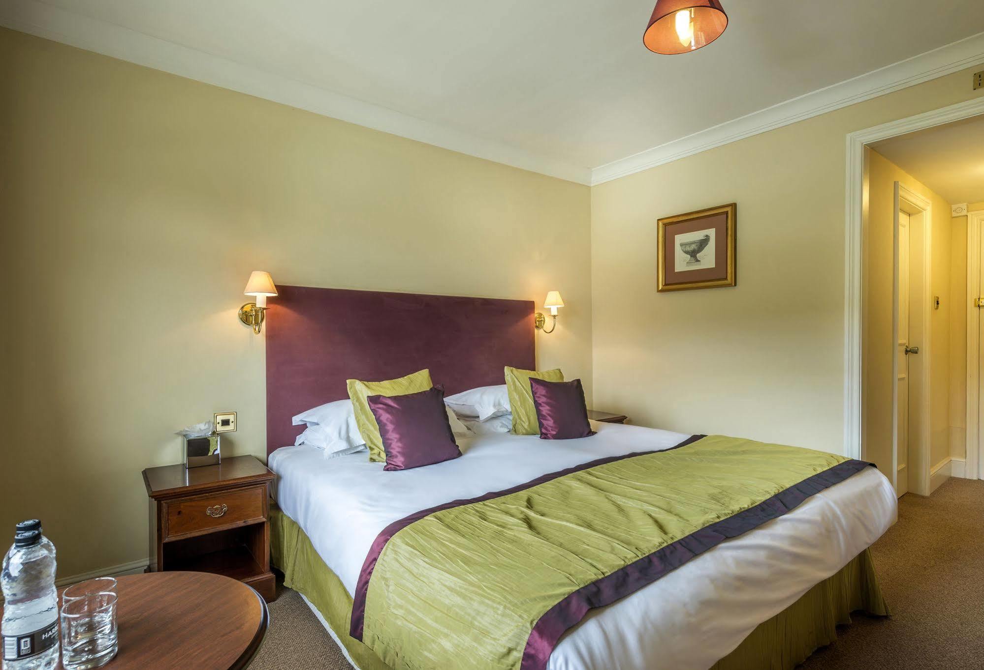 The Talbot Hotel, Oundle , Near Peterborough Екстер'єр фото