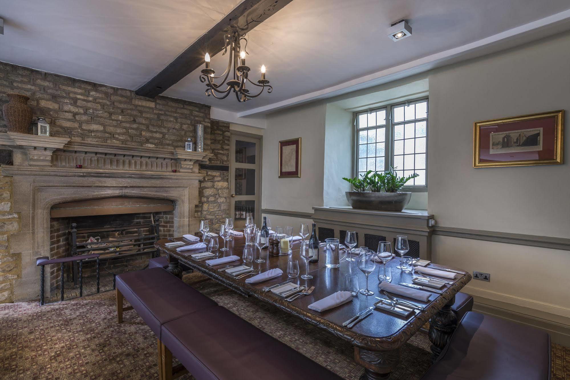 The Talbot Hotel, Oundle , Near Peterborough Екстер'єр фото